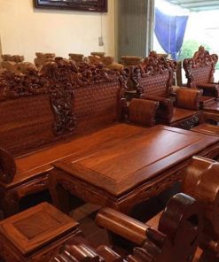 Bàn ghế trong phòng khách