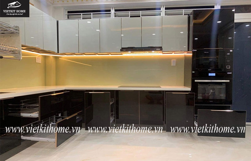 tu-bep-inox-canh-kinh-cuong-luc-tai-mao-khe-dong-trieu-quang-ninh-vietkithome Tủ bếp Inox cánh kính tại Đông Triều, Quảng Ninh
