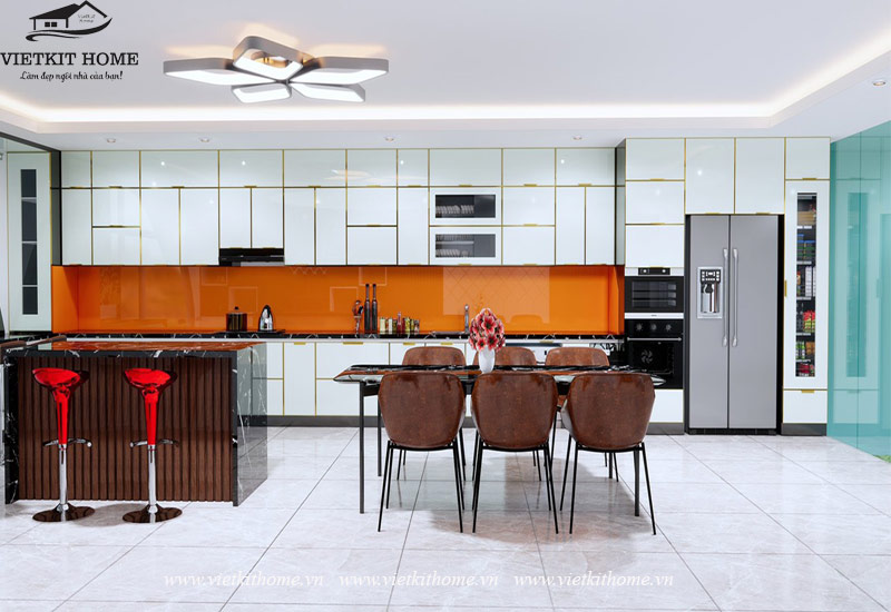 Mau-tu-bep-inox-canh-kinh-dep-2023-vietkithome Tủ bếp inox cánh kính 2024 Hot nhất-Vietkit Home