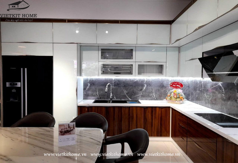 Tủ bếp inox cánh kính 2024 Hot nhất-Vietkit Home