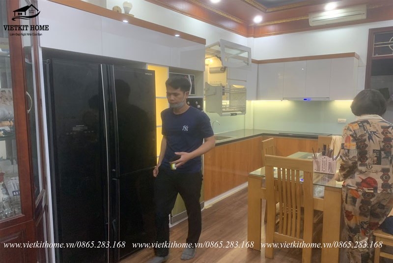 Tủ bếp nhựa đặc Picomat phủ ACRYLIC bóng gương